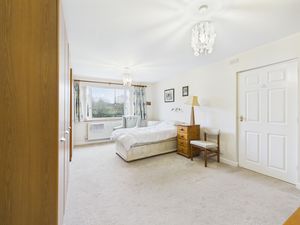 Bedroom- click for photo gallery